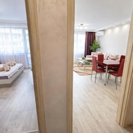 Red Dahlia Urban * Plovdiv