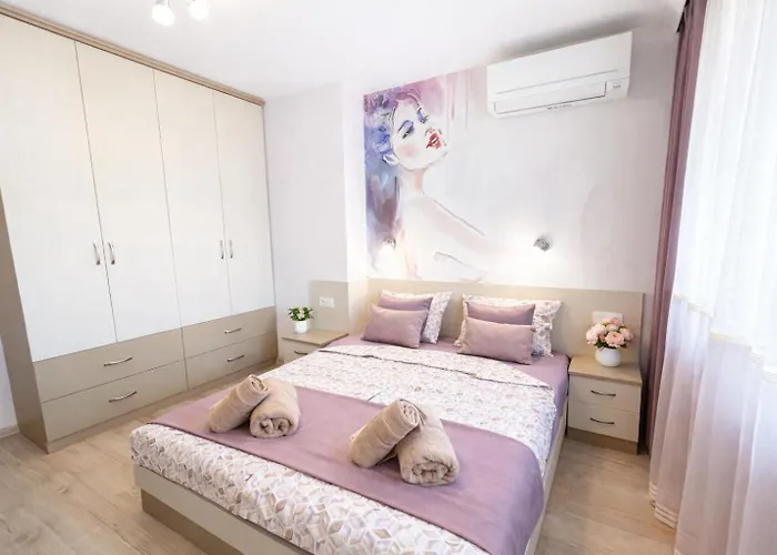 Red Dahlia Urban Lägenhet *